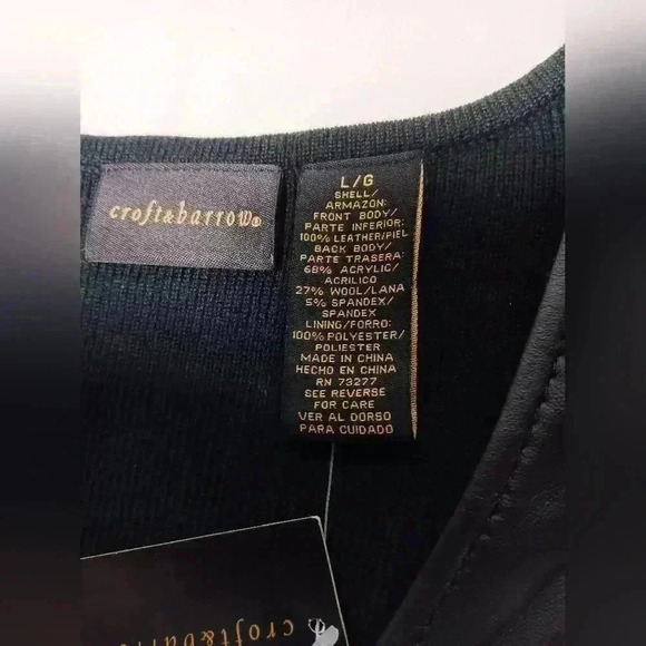 Ladies Leather vest.  Ladies size L - Picture 5 of 6